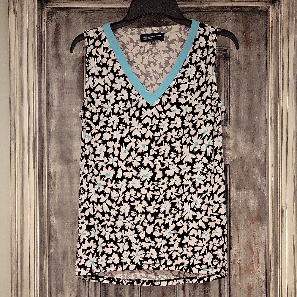 Floral V-Neck Sleeveless Top - Black, White and Blue